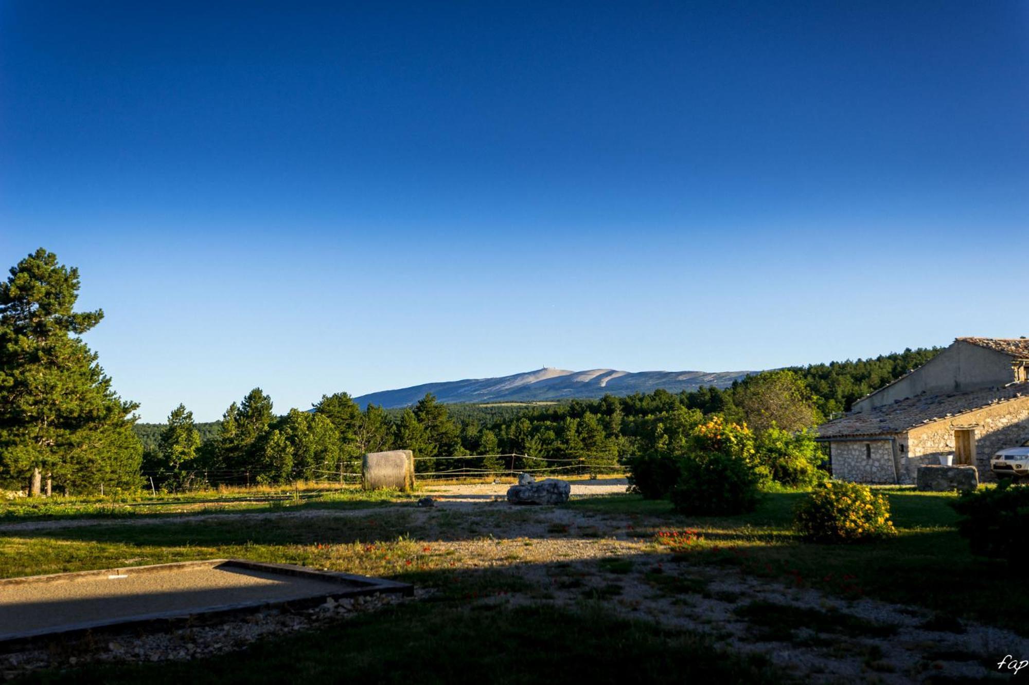 A Ventoux Yourte Monieux Buitenkant foto